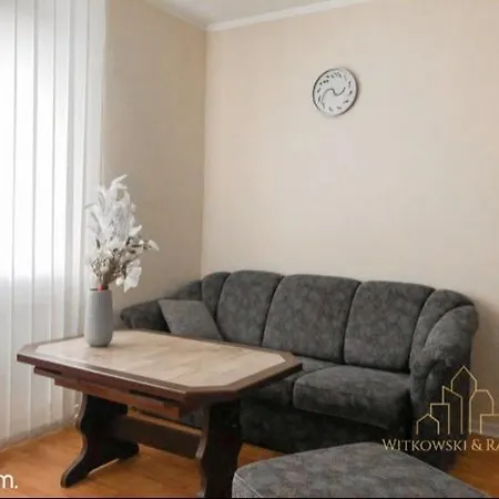 Asti Parking Pokoj * Πόζναν